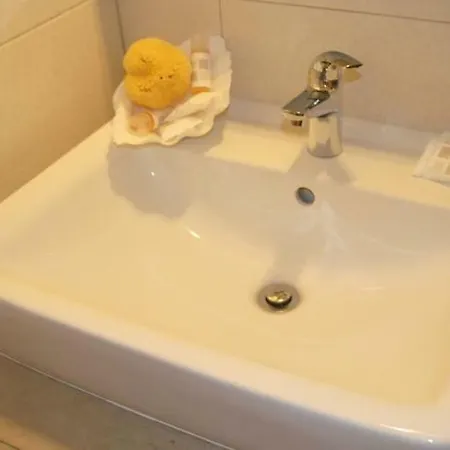 Apollonia Hotell 3*